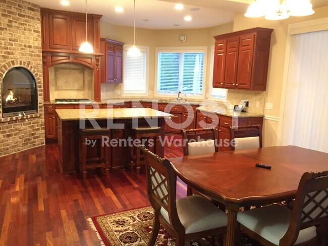 Building Photo - 2470 Arnold Palmer Dr