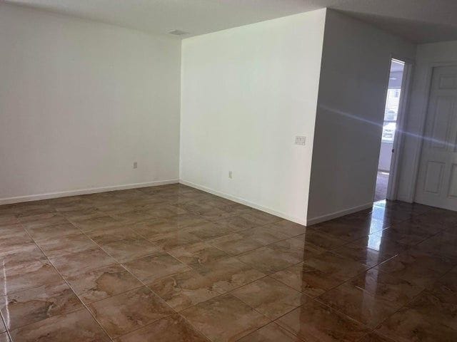 Building Photo - 9555 Phipps Ln