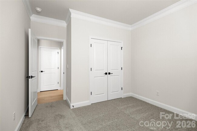 Building Photo - 7185 Sylvan Retreat Dr