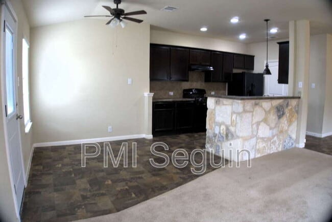 Building Photo - 111 Hoya Ln