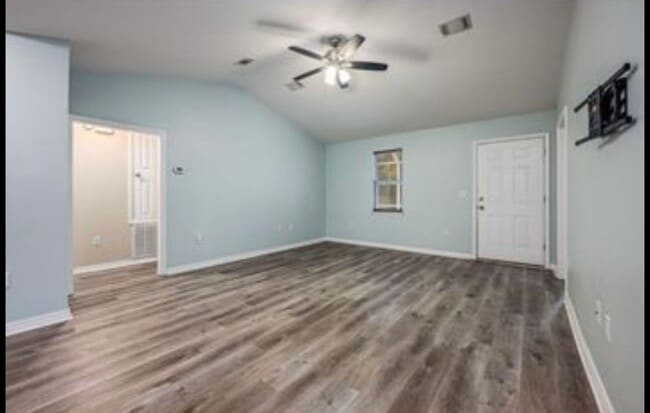 Building Photo - 44 Wildwood St