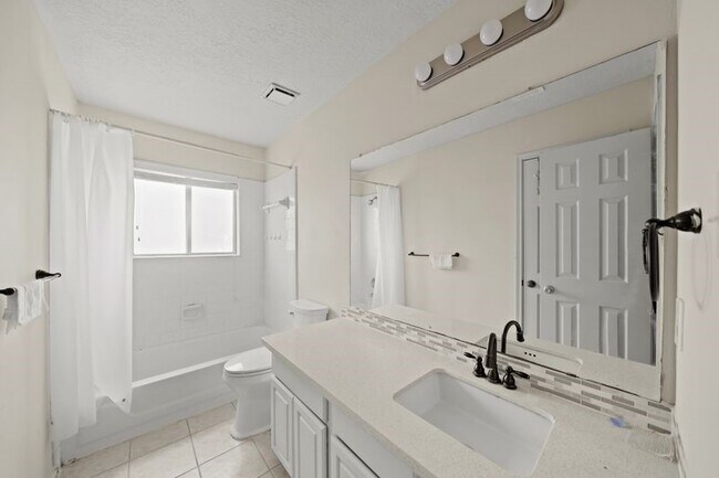 Building Photo - 4123 Custer Creek Dr