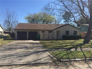 Building Photo - Home For Rent