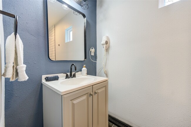 Building Photo - 12434 Mylla St