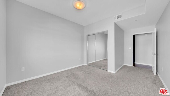 Building Photo - 1408 W Washington Blvd