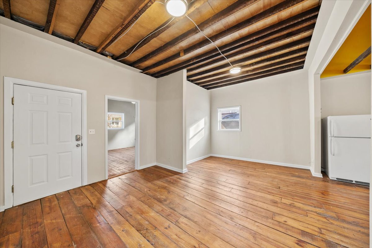 Building Photo - 1822 Holly St