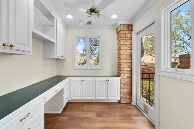 Building Photo - 6002 Ascot Cove