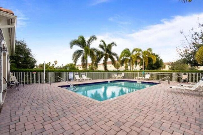 Building Photo - 6120 SE Portofino Cir