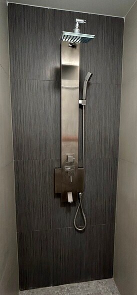 Building Photo - 1035 Euclid Ave