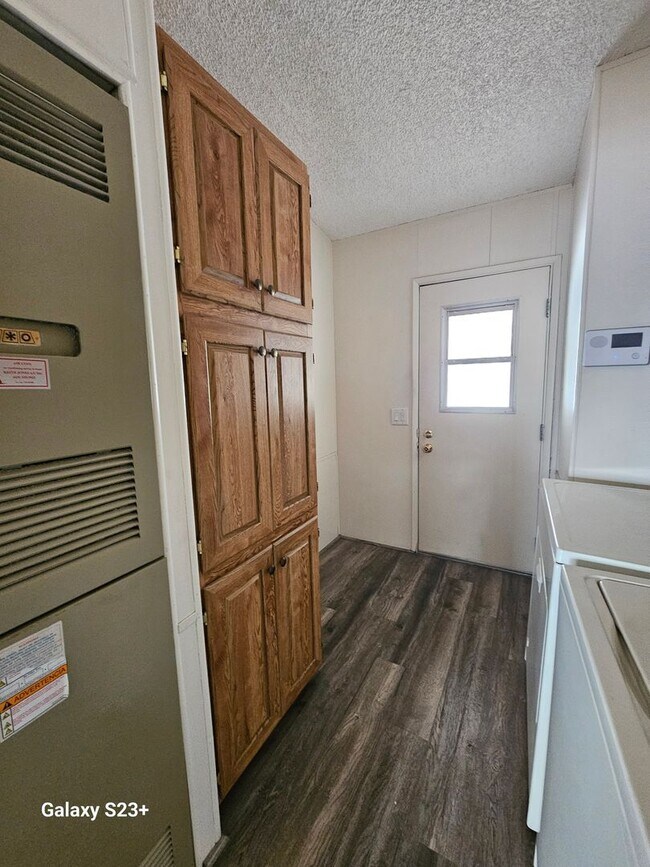 Building Photo - 15300 Palm Dr