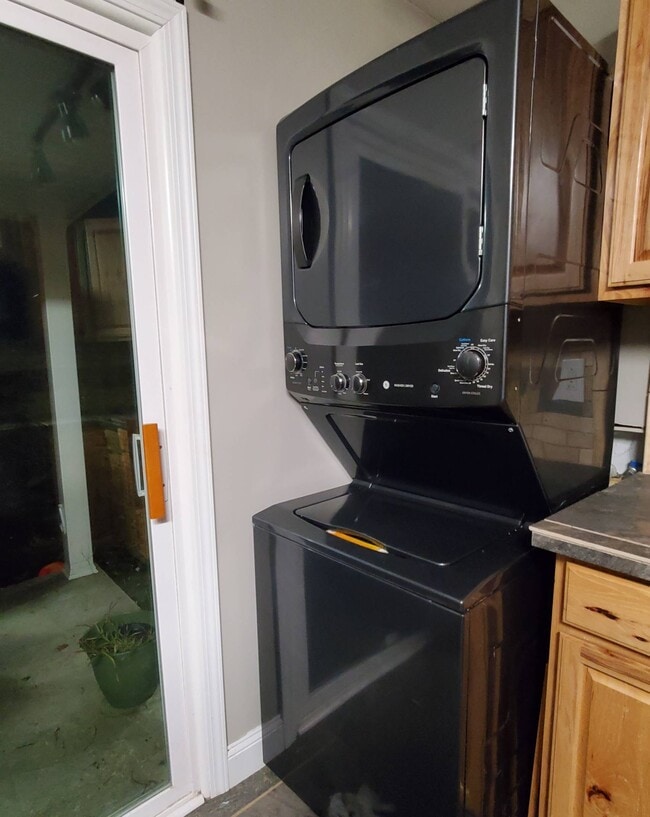 Building Photo - 817 Rockbridge St