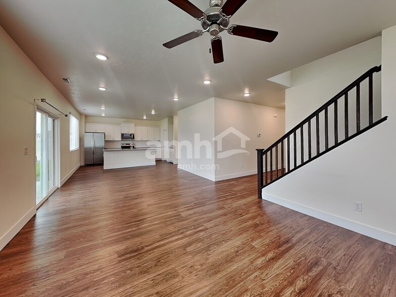 Building Photo - 9472 W Chino St