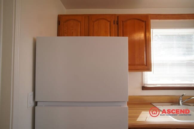 Building Photo - 2301 Olympic Dr