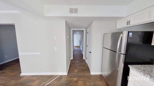 Building Photo - 422 Muirs Chapel Rd