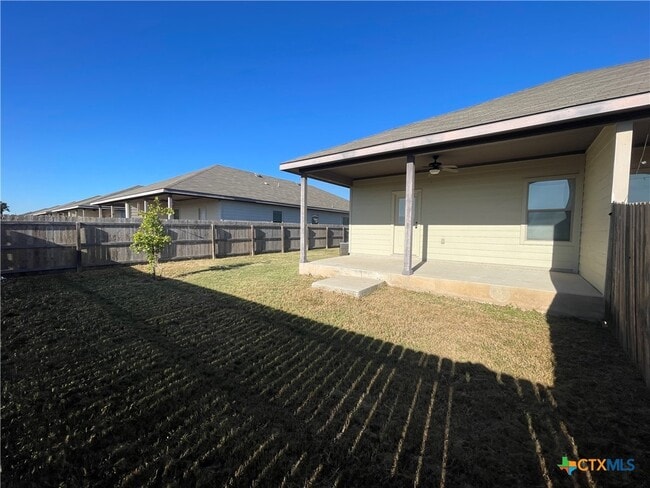 Building Photo - 758 Saengerhalle Rd