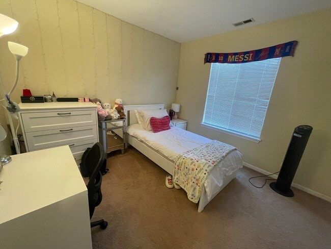 Building Photo - 2872 Cedar Glade Dr