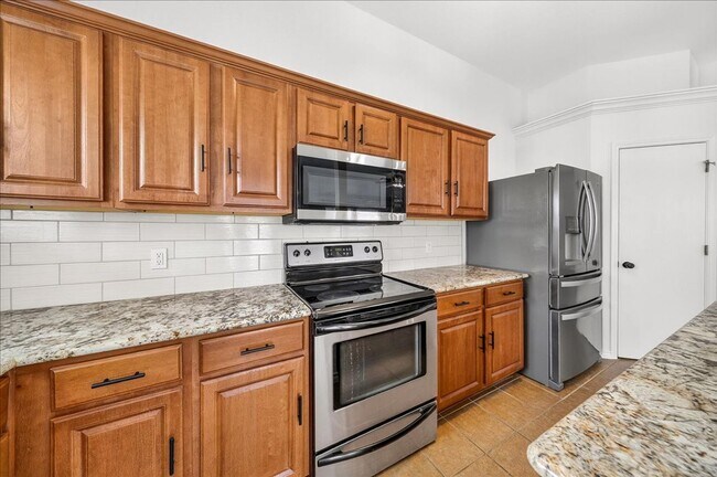 Building Photo - 3810 Los Arroyos Dr