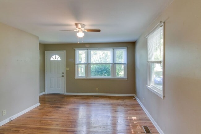 Building Photo - 430 Kelly Ln