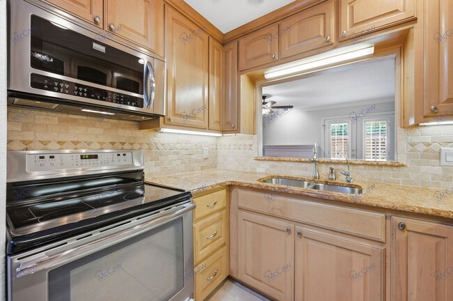 Building Photo - 1229 Roaring Springs Rd