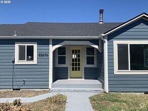 Building Photo - Great Updated Country Home!