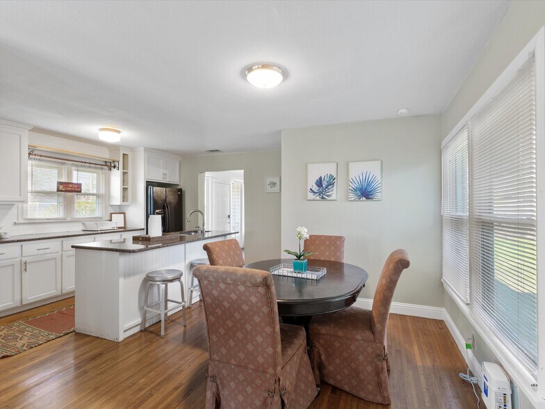 Building Photo - 4201 Anita Ave