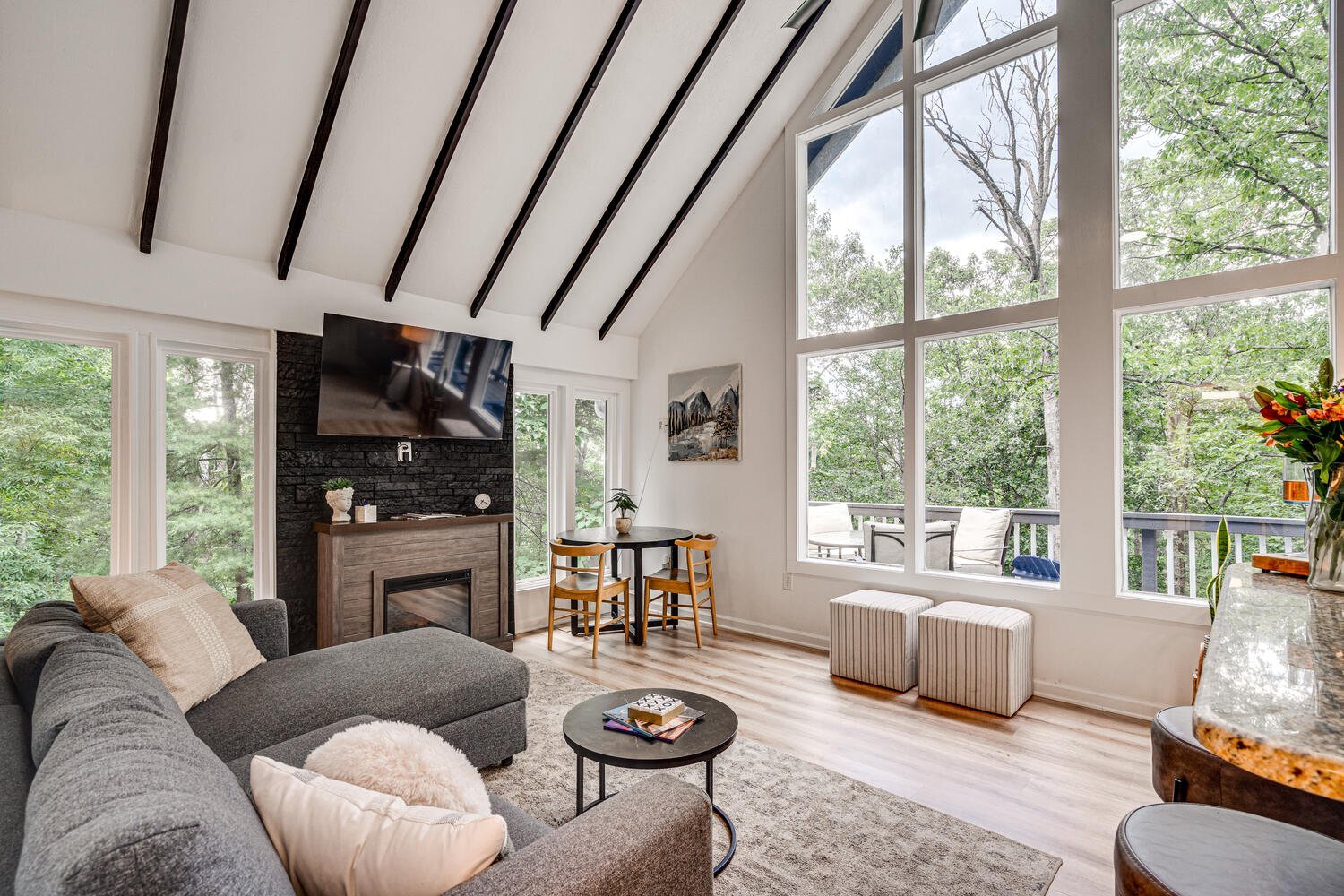 Building Photo - 241 Wildcat Dr