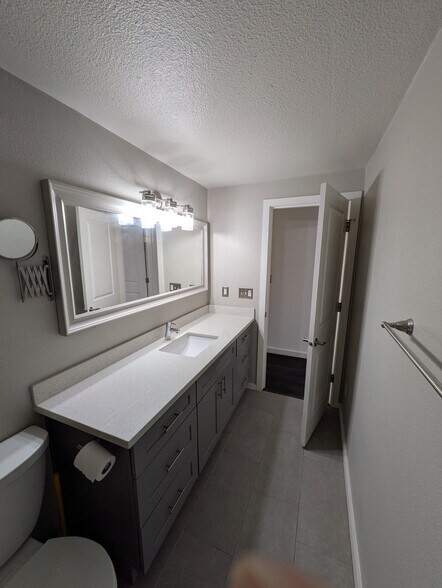 Building Photo - 3420 15th Ave W