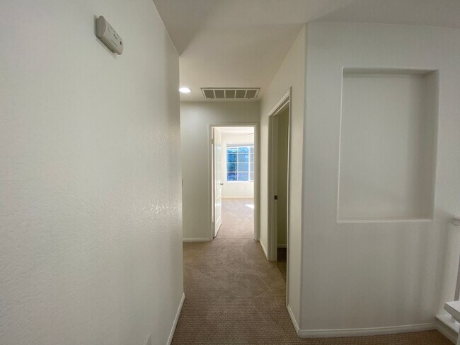 Building Photo - Gorgeous 4 Bedroom Carlsbad Home With A Stunning View and Solar!