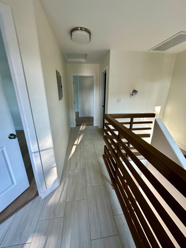 Building Photo - 1094 Lime Ave
