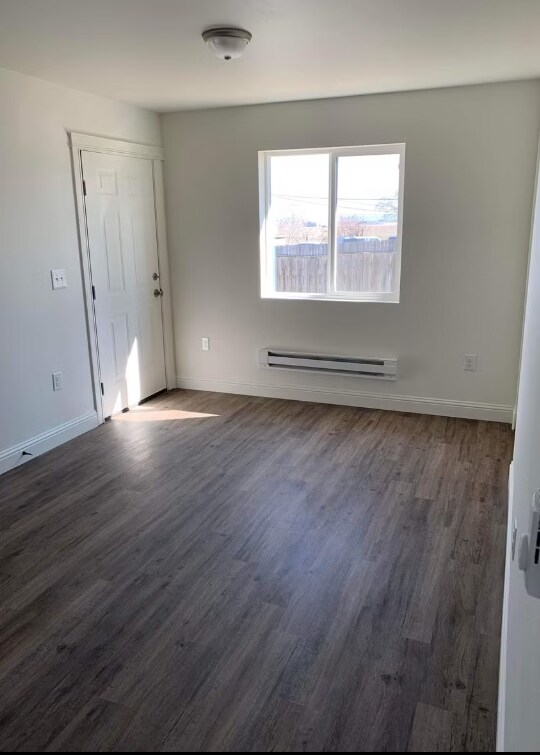 Building Photo - 802-804 W 6TH ST