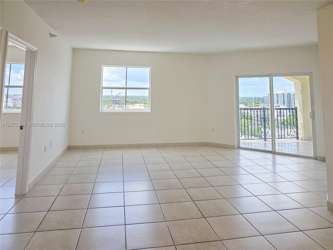 Building Photo - 1627 SW 37th Ave