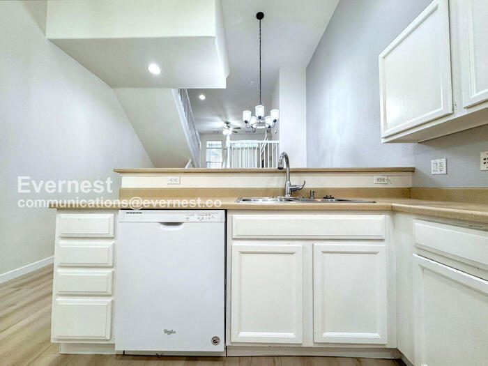 Building Photo - 9776 E Carolina Pl