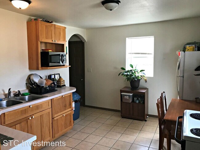Building Photo - 2 br, 1 bath House - 419 W. Chandler