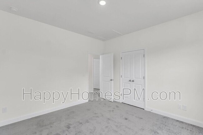 Building Photo - 335 Chapman Cir