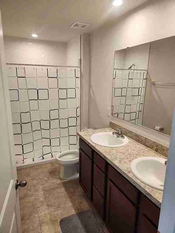 Building Photo - 308 Fiddlewood Ct