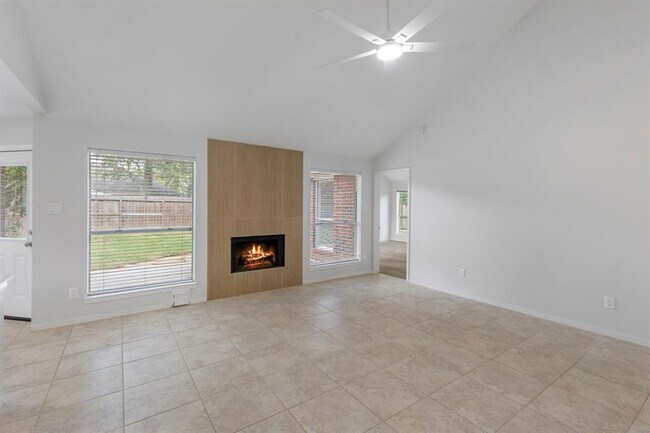 Building Photo - 1815 Moston Dr