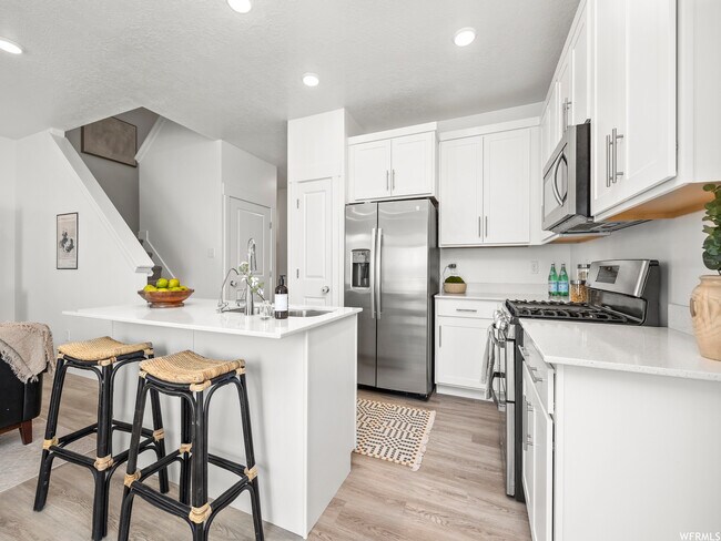 Building Photo - 1163 E 920 N