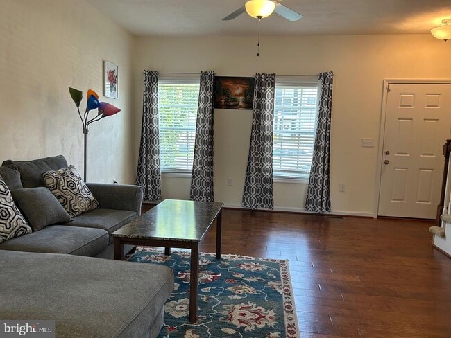 Building Photo - 8366 Leighburn Dr