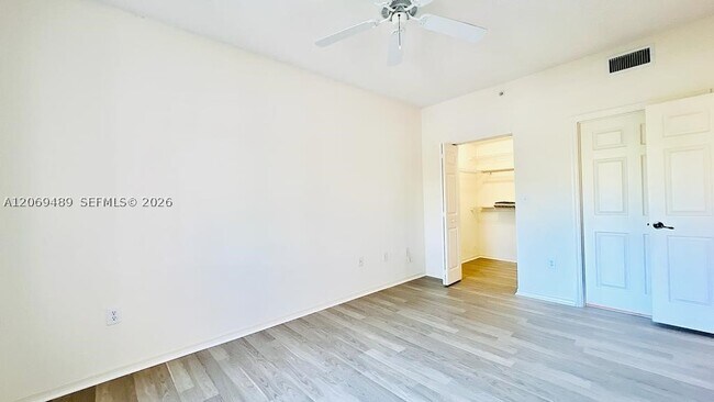 Building Photo - 2807 Veronia Dr