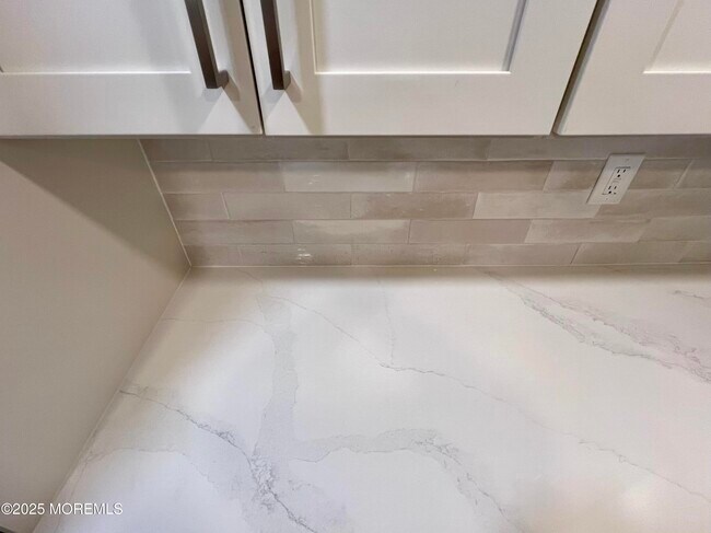 Building Photo - 7-1 Seattle Ct