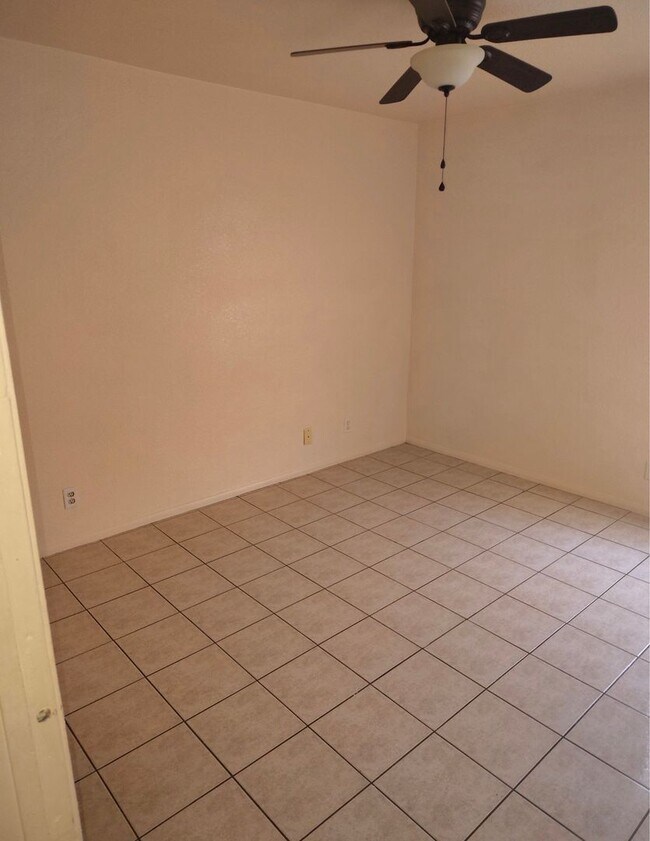 Building Photo - 508 Alpine St