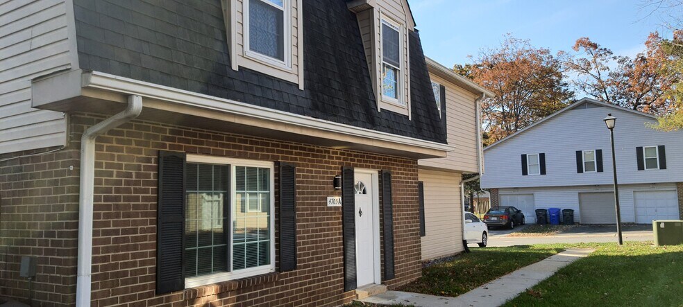 Building Photo - 4703 Rookewood Plz