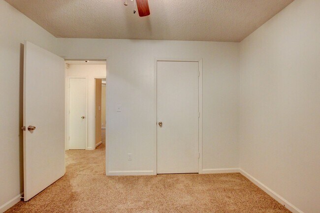 Building Photo - Amazing Brick Front Ranch Style Home With ...