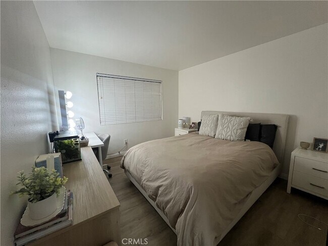 Building Photo - 139 S Poplar Ave