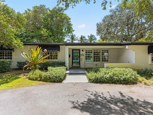 Primary Photo - 9310 SW 70th Ave