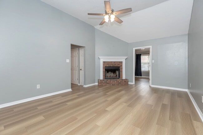 Building Photo - Freshly Renovated Rental Property
