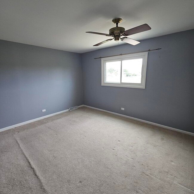 Building Photo - 9268 Barberry Ln