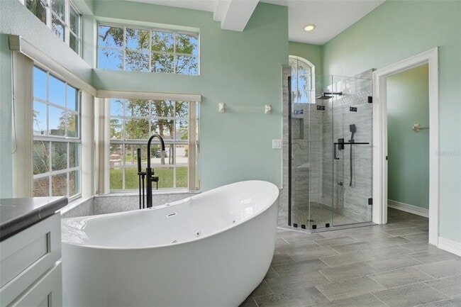 Building Photo - 1608 Imperial Palm Dr