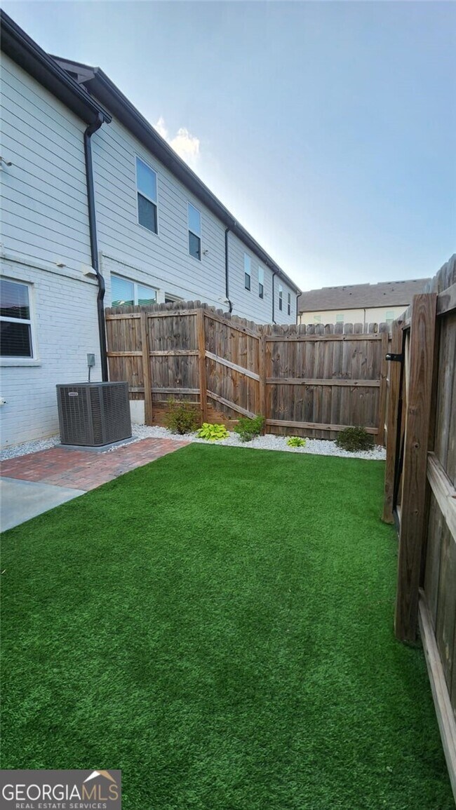 Building Photo - 300 Auburn Valley Wy