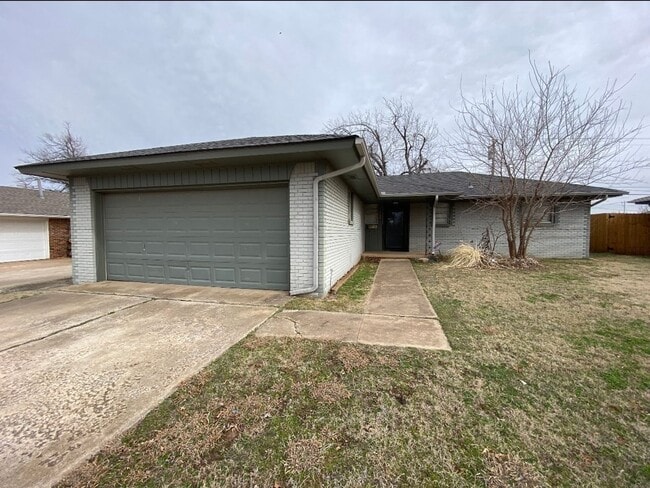 Building Photo - Beautiful Home- The Only thing Missing Is You!